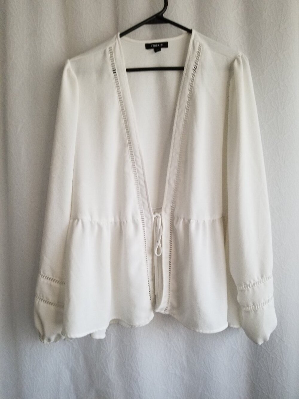 Torrid Off White  Tie-Front Peplum Cover-Up Size 2 (2X)
